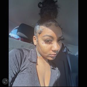 Meet your Posher, Auviana